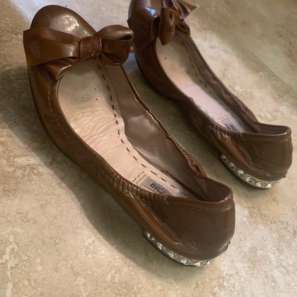 Miu Miu | Patent Leather Brown Bow Ballet Flats Crystal - Picture 4 of 6